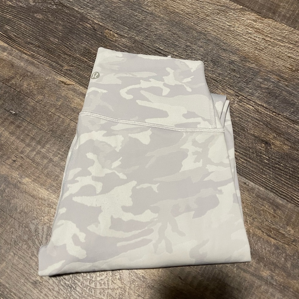 lululemon white camo 7/8 length leggings